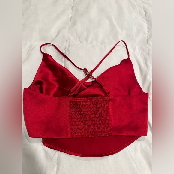 Silk red crop top - Picture 5 of 5